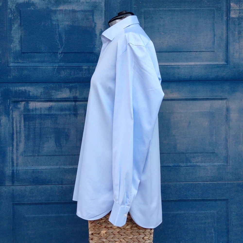 ISAIA (Napoli) Men's Solid Woven Luxury Dress Shirt. - Picture 9 of 17